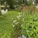Les Chantours, Domaine Naturel Arbore Et Fleuri De15 Hectares