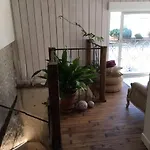 Bed and Breakfast Les Chantours, Domaine Naturel Arbore Et Fleuri De15 Hectares 3*