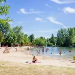 Les Chantours, Domaine Naturel Arbore Et Fleuri De15 Hectares