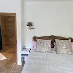 Les Chantours, Domaine Naturel Arbore Et Fleuri De15 Hectares 3*