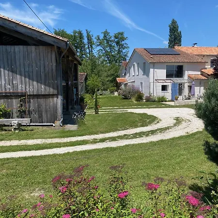 فندق مبيت وإفطار Les Chantours, Domaine Naturel Arbore Et Fleuri De15 Hectares