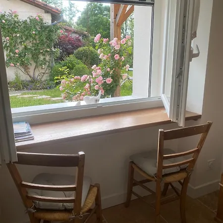 Les Chantours, Domaine Naturel Arbore Et Fleuri De15 Hectares Bed & Breakfast Saint-Antoine-Cumond
