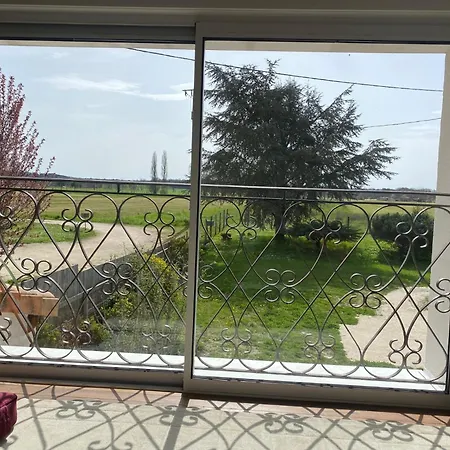 فندق مبيت وإفطار Les Chantours, Domaine Naturel Arbore Et Fleuri De15 Hectares Saint-Antoine-Cumond