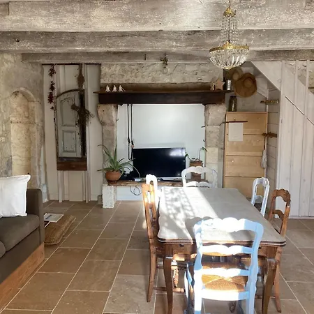 Bed & Breakfast Les Chantours, Domaine Naturel Arbore Et Fleuri De15 Hectares Saint-Antoine-Cumond