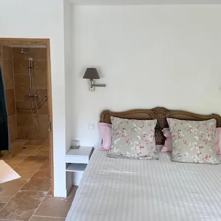 Les Chantours, Domaine Naturel Arbore Et Fleuri De15 Hectares 3*