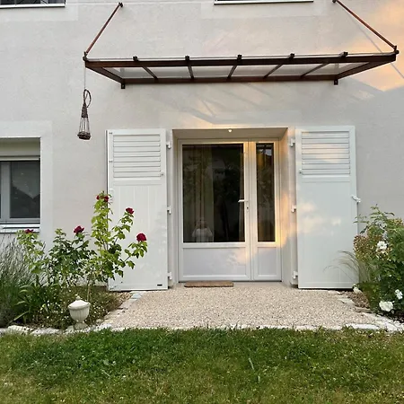 Les Chantours, Domaine Naturel Arbore Et Fleuri De15 Hectares Bed & Breakfast