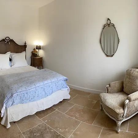 Bed & Breakfast Les Chantours, Domaine Naturel Arbore Et Fleuri De15 Hectares 3*